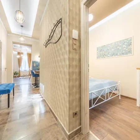 Etti - Our New Design Downtown Apartment