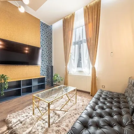 Etti - Our New Design Downtown Apartment Budapest