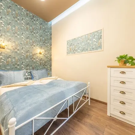 Etti - Our New Design Downtown Apartment