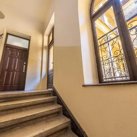 Etti - Our New Design Downtown Budapest
